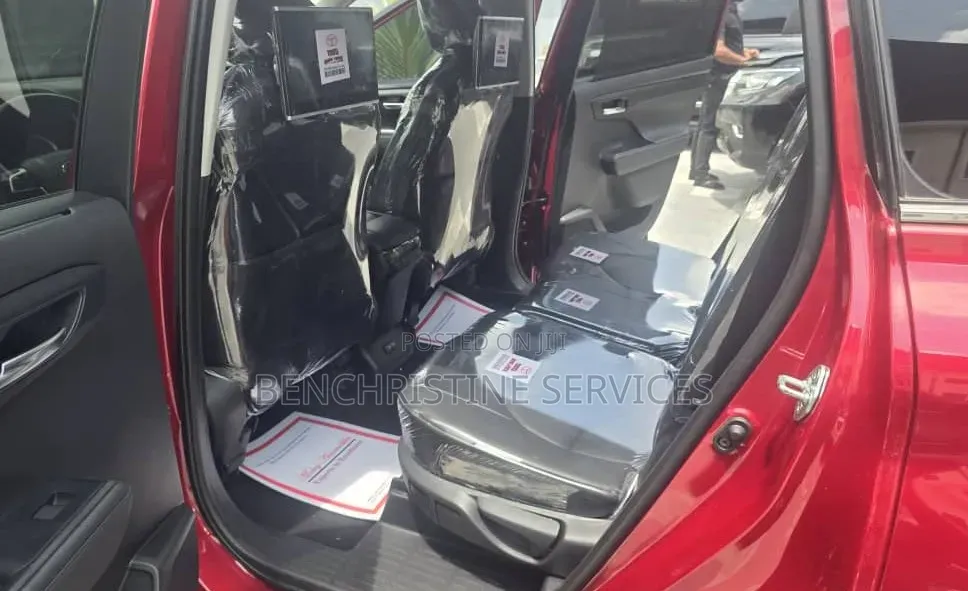 Toyota Highlander XLE 2022 Red
