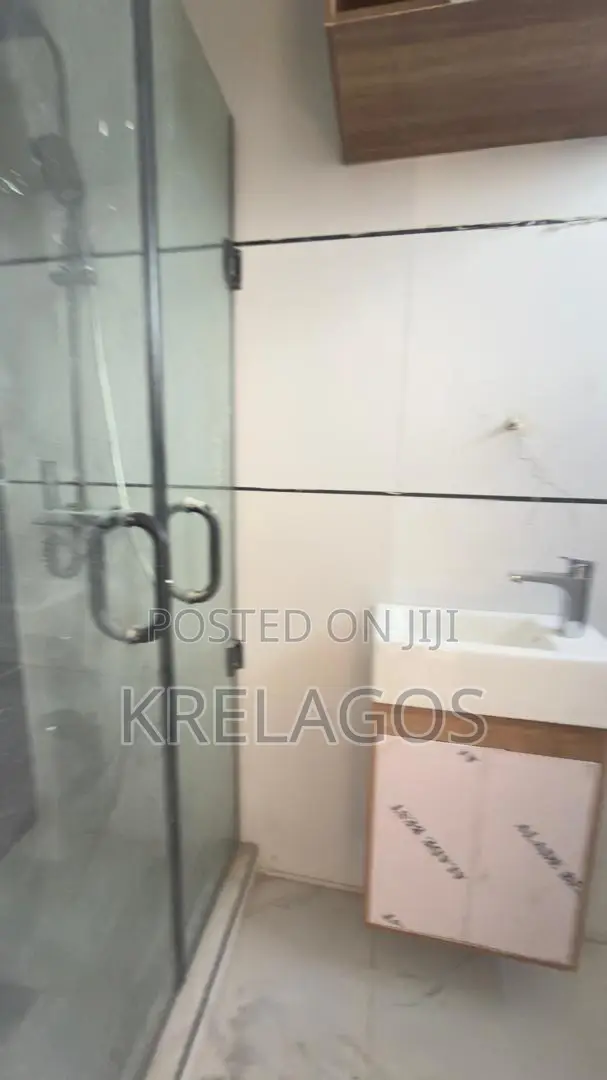 1bdrm Penthouse in Ikate for sale