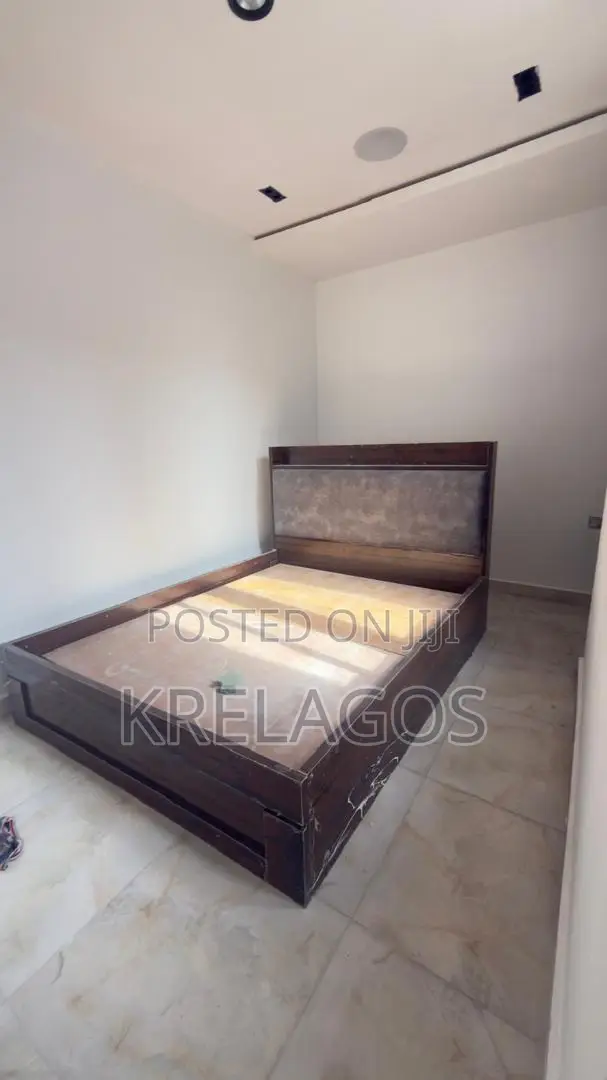 1bdrm Penthouse in Ikate for sale