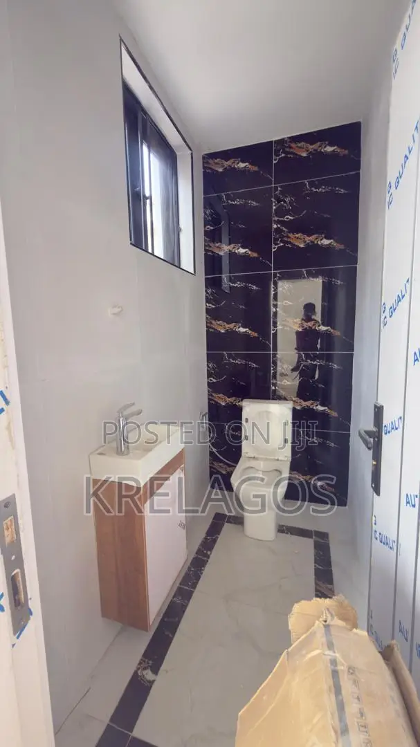1bdrm Penthouse in Ikate for sale