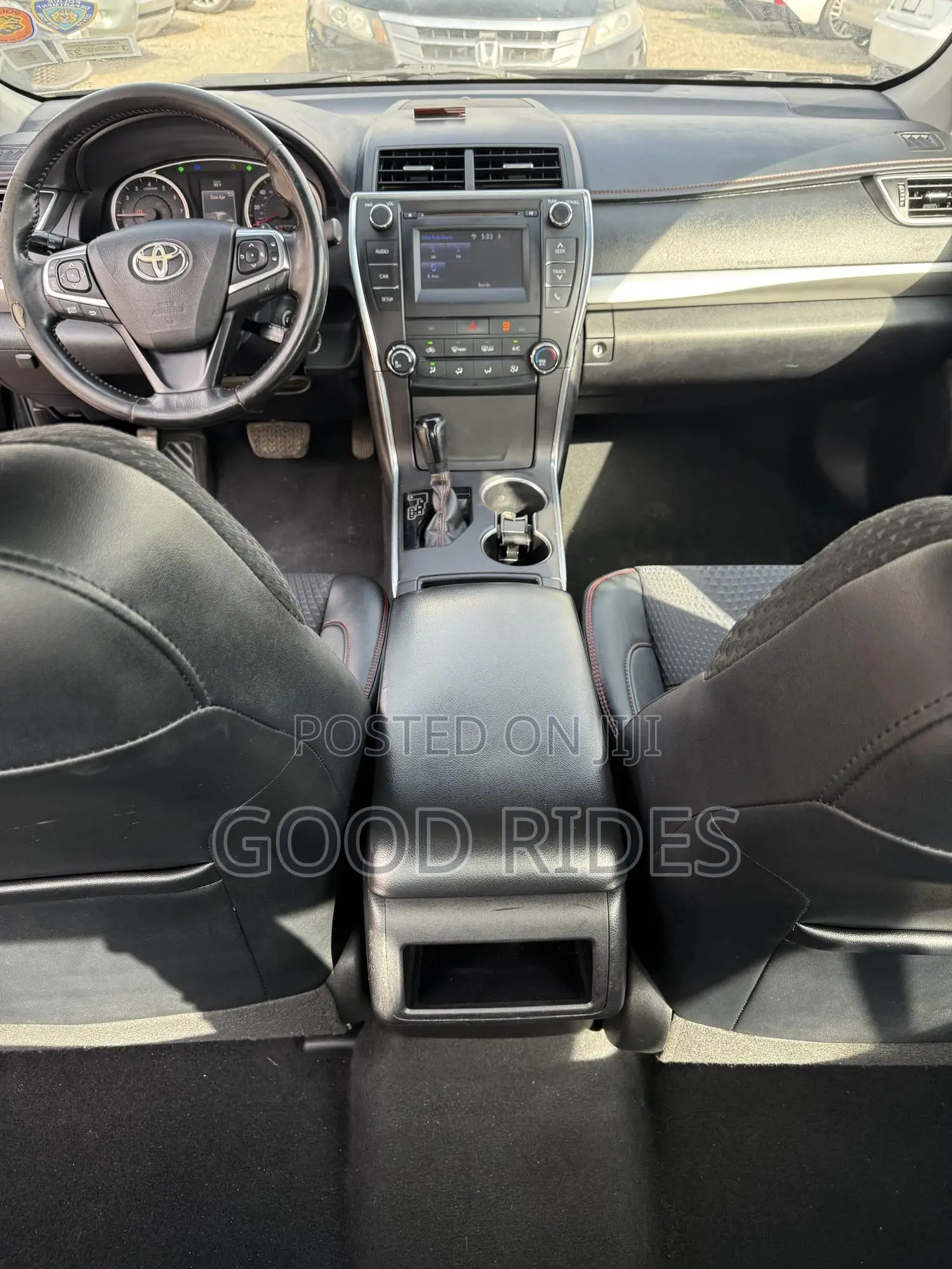 Toyota Camry SE 4dr Sedan (2.5L 4cyl 6A) 2016