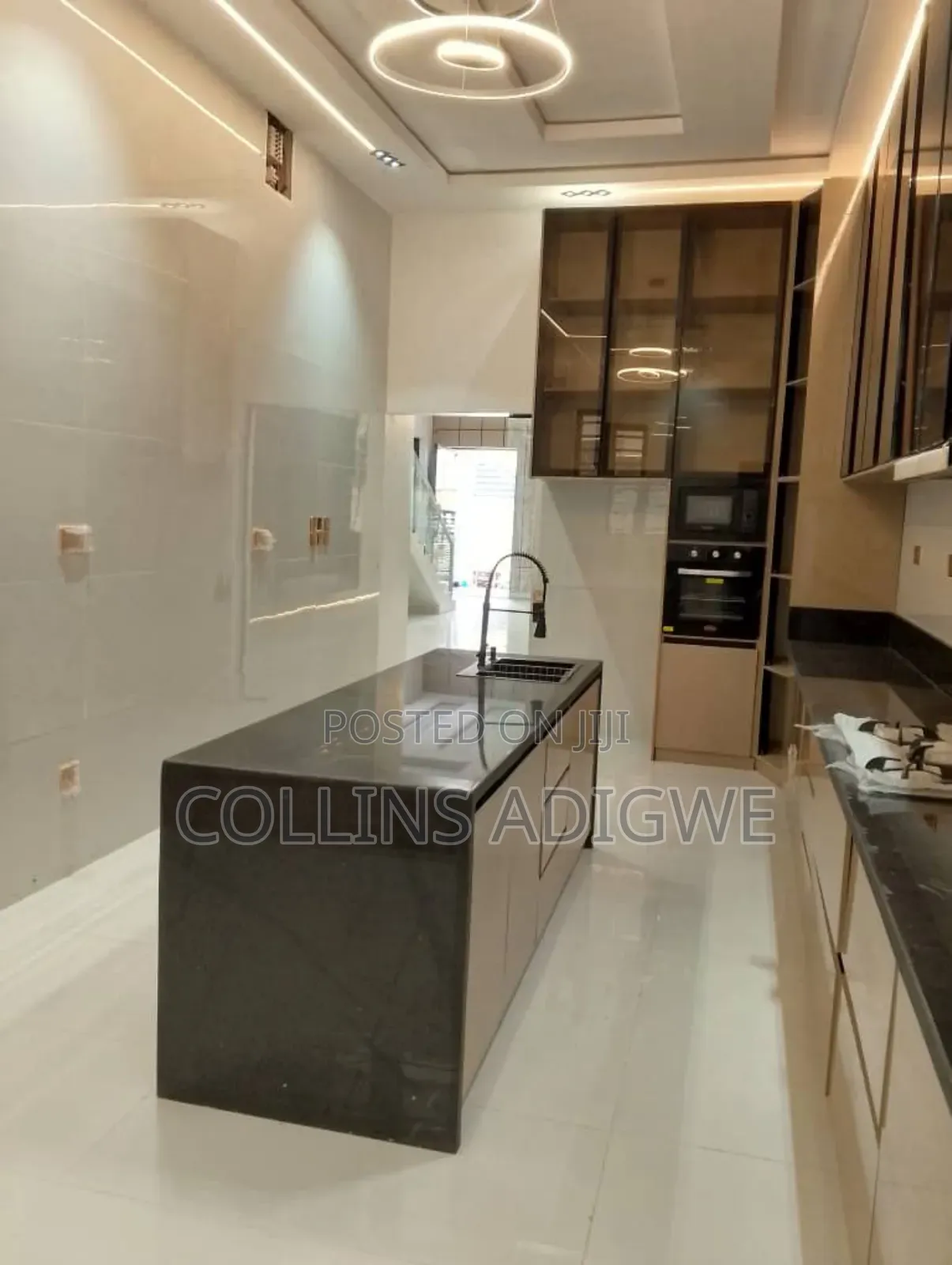 5bdrm Duplex in Access Estate By for sale
