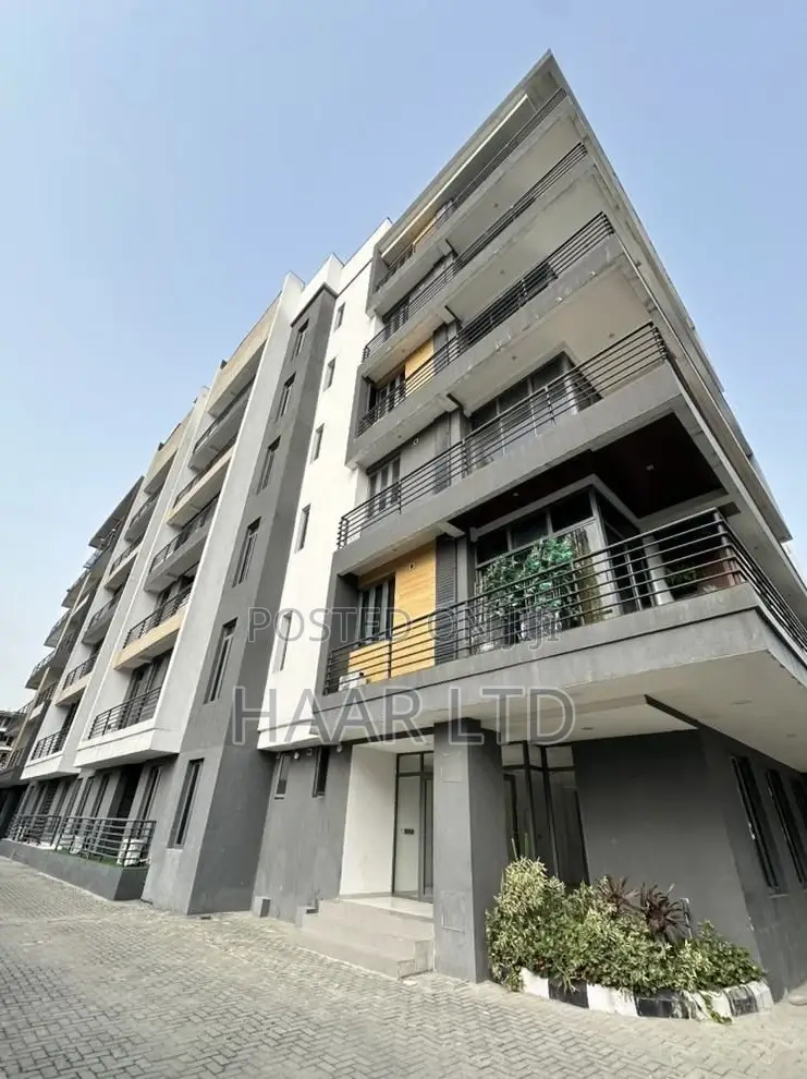 3bdrm Apartment in Lekki Phase 1 for sale