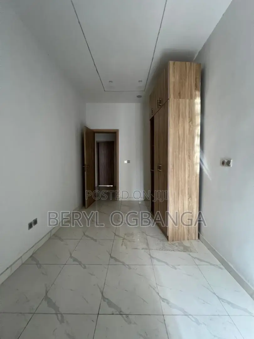 4bdrm Duplex in Ikota for rent