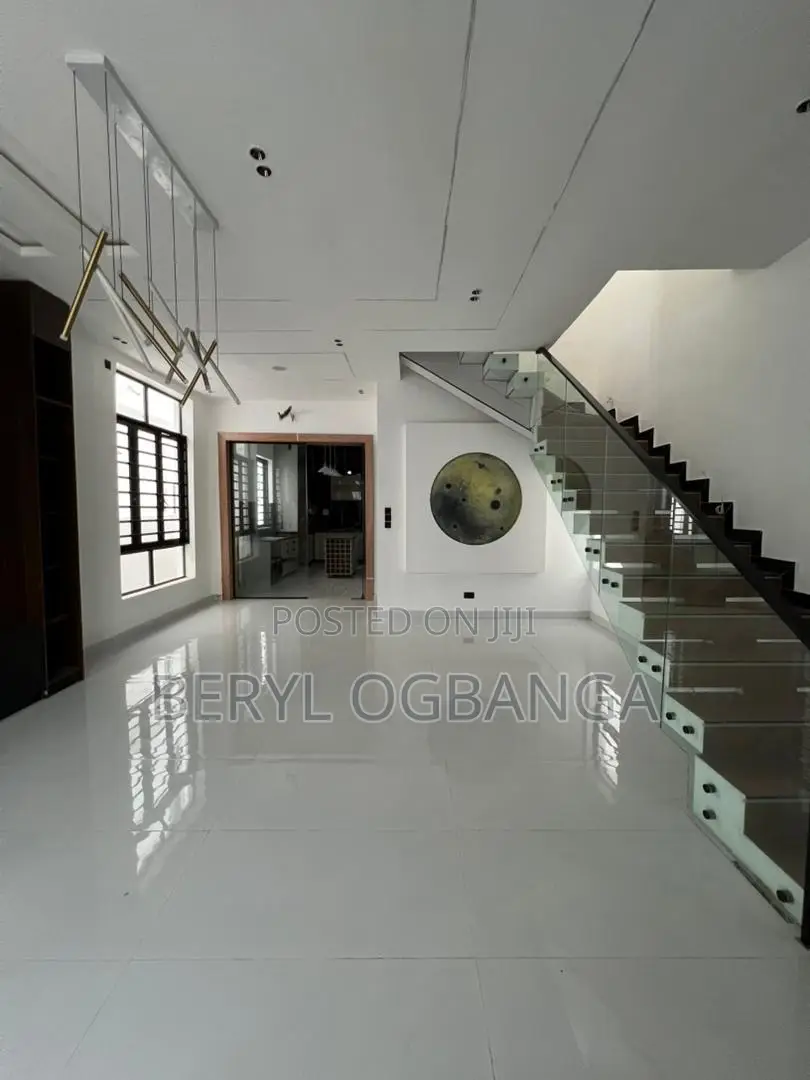 4bdrm Duplex in Lekki Phase 2 for sale