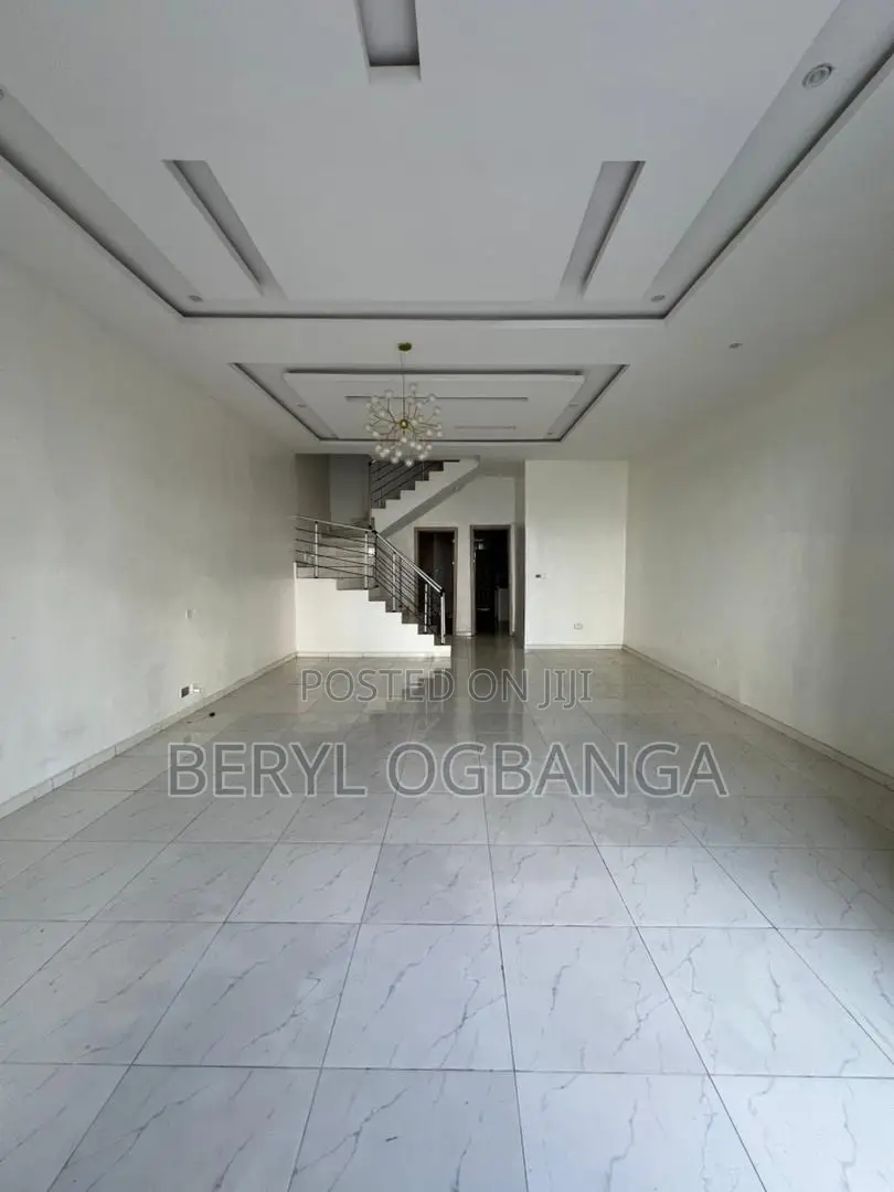 4bdrm Duplex in Ikota for rent