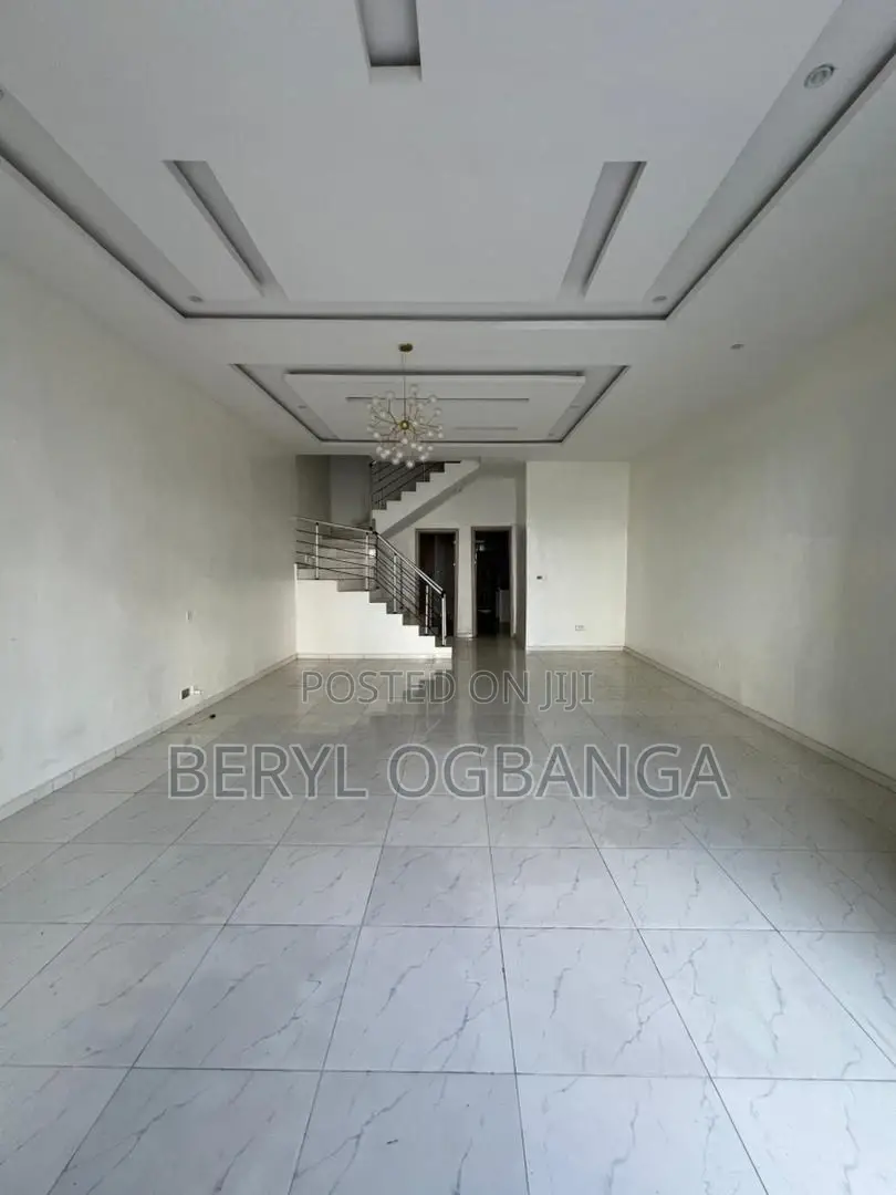 4bdrm Duplex in Ikota for rent
