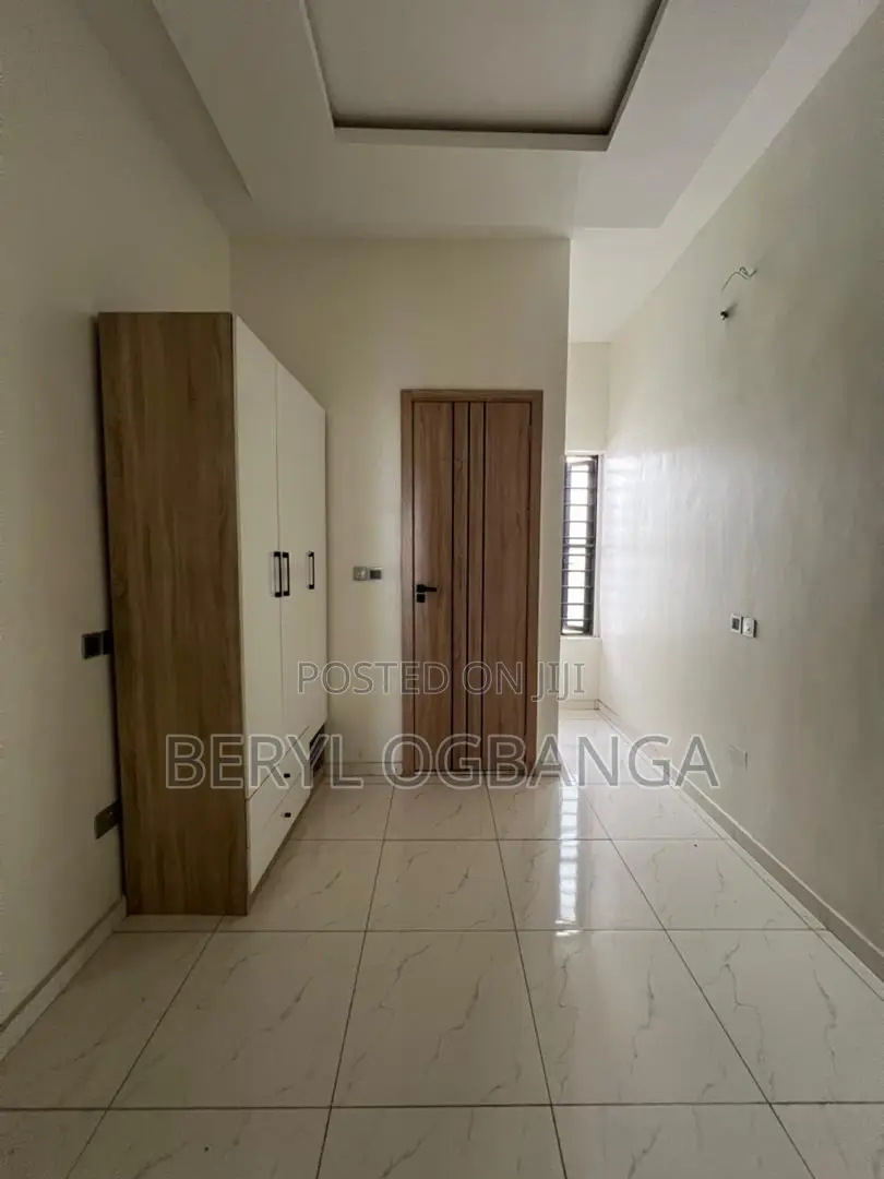 4bdrm Duplex in Ikota for rent