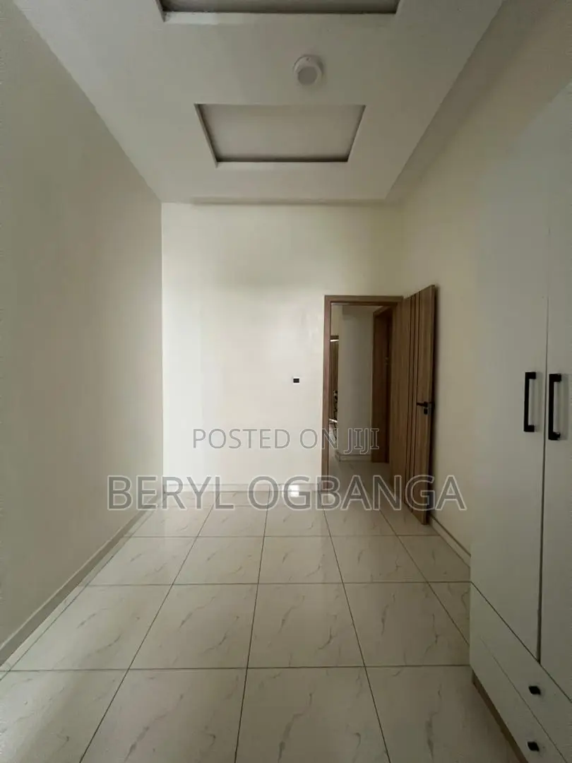 4bdrm Duplex in Ikota for rent