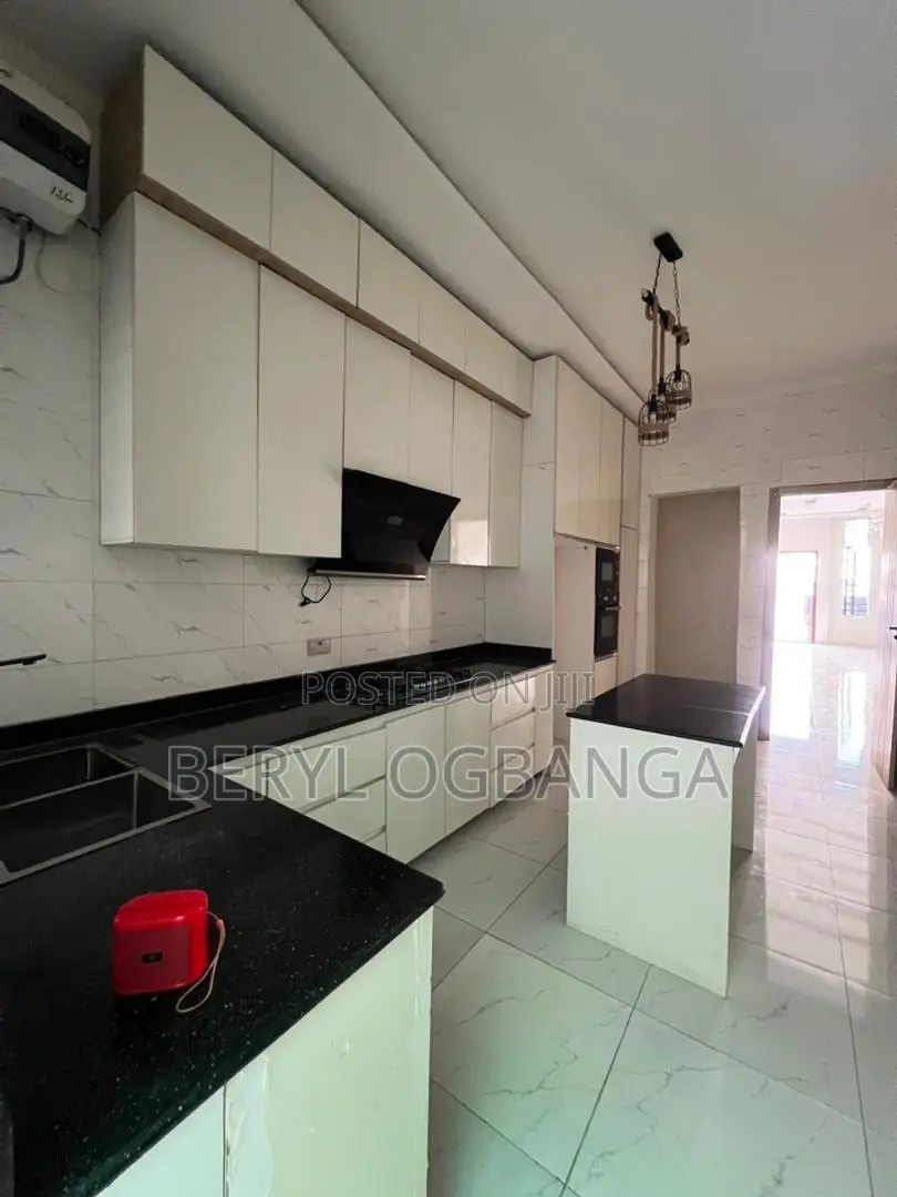 4bdrm Duplex in Ilaje / Lekki for rent