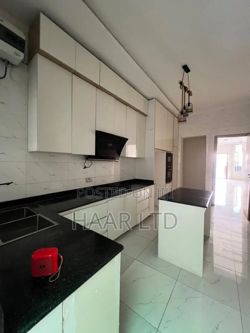 4bdrm Duplex in Ilaje / Lekki for rent