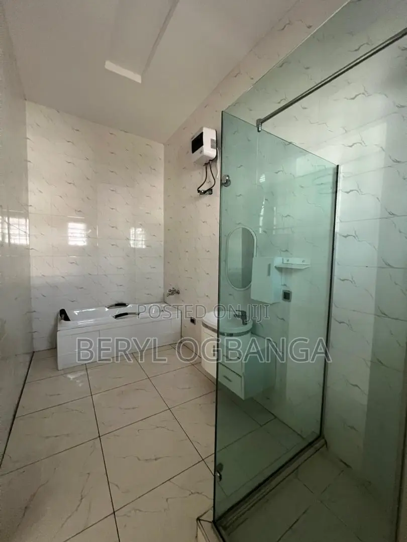 4bdrm Duplex in Ilaje / Lekki for rent