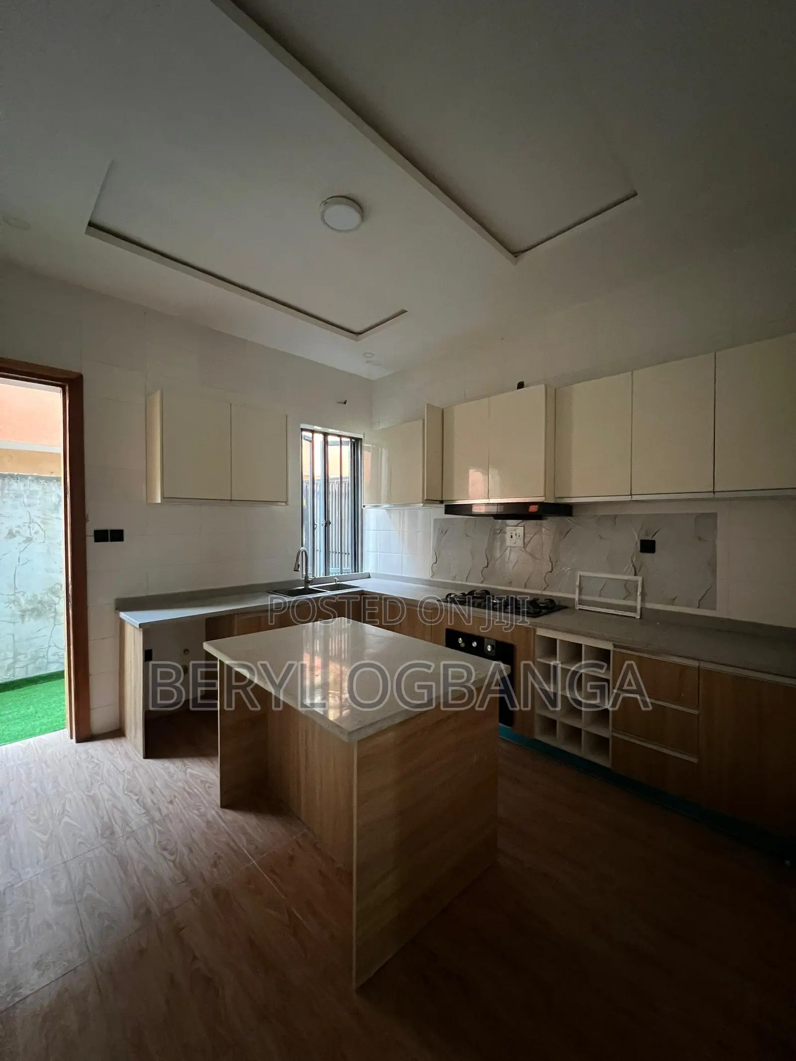 4bdrm Duplex in Ilaje / Lekki for rent