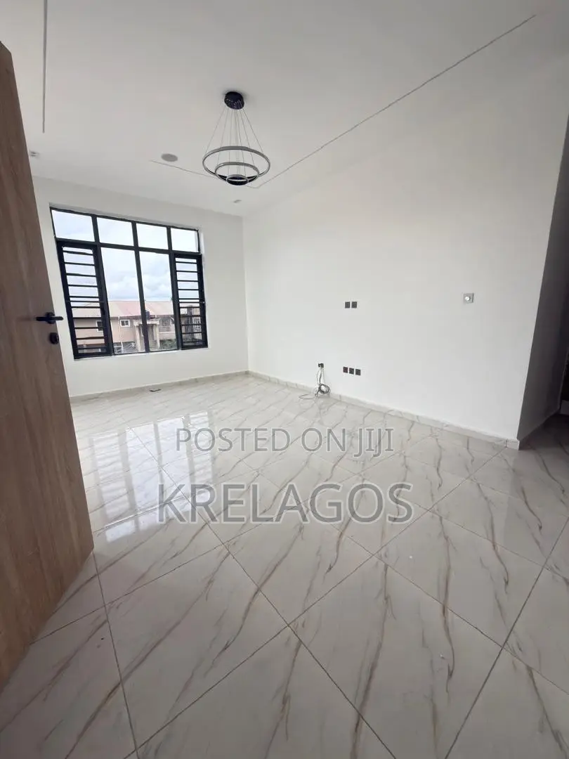 1bdrm Apartment in Igbo-efon for sale