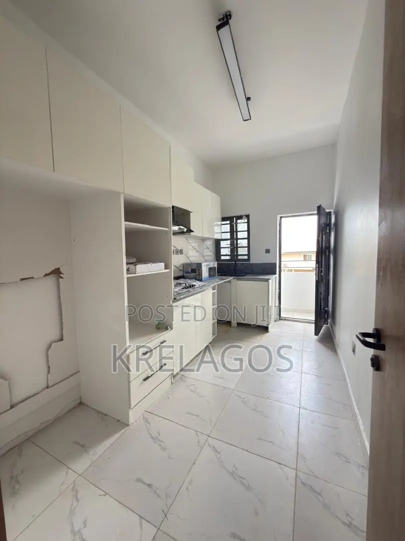 1bdrm Apartment in Igbo-efon for sale