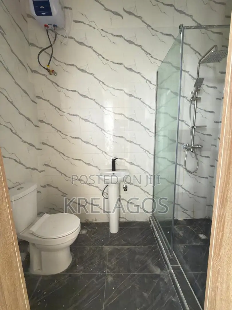 1bdrm Apartment in Igbo-efon for sale