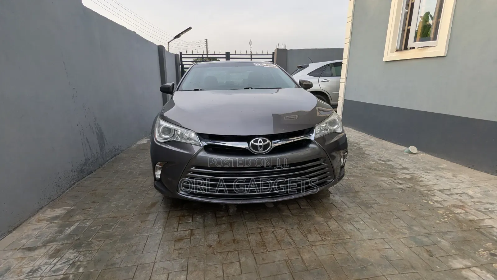 Toyota Camry LE 4dr Sedan (2.5L 4cyl 6A) 2017 Gray