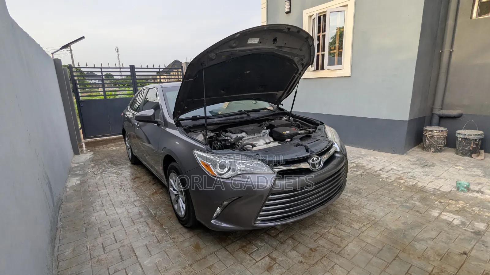 Toyota Camry LE 4dr Sedan (2.5L 4cyl 6A) 2017 Gray