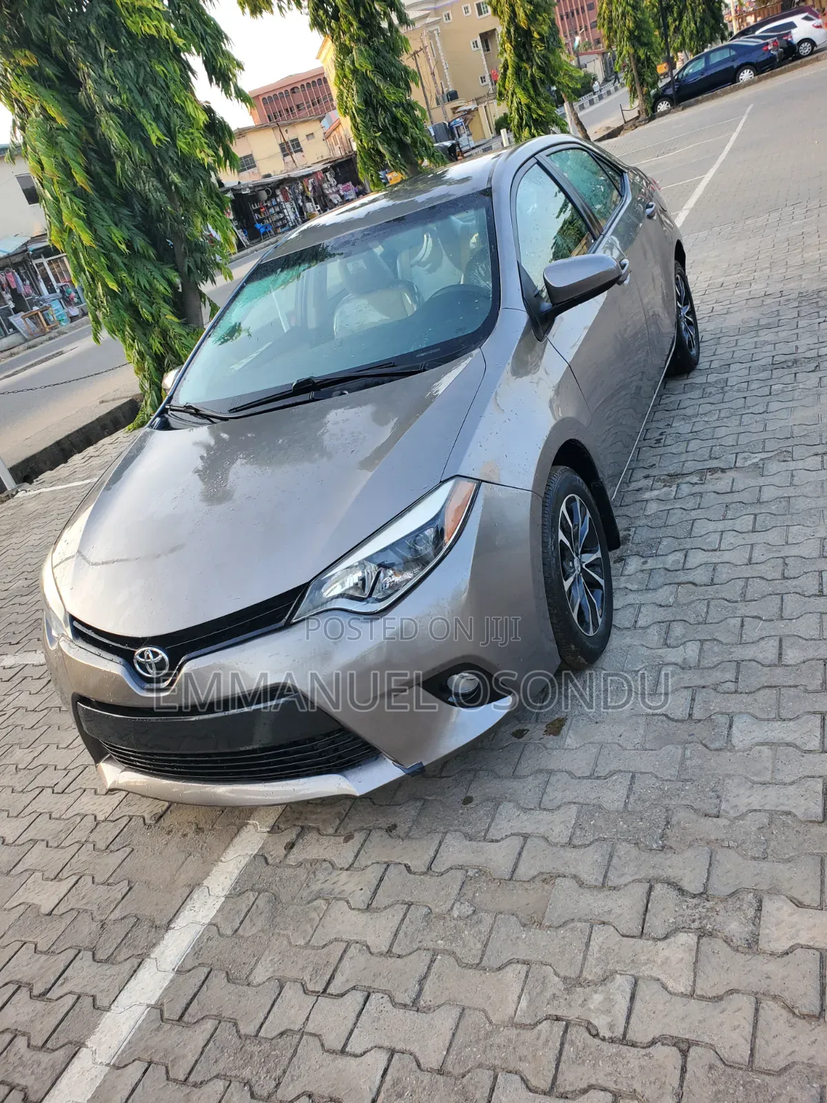 Toyota Corolla 2015 Gold
