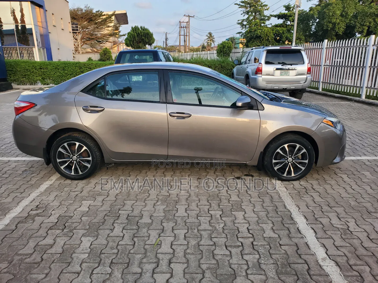 Toyota Corolla 2015 Gold