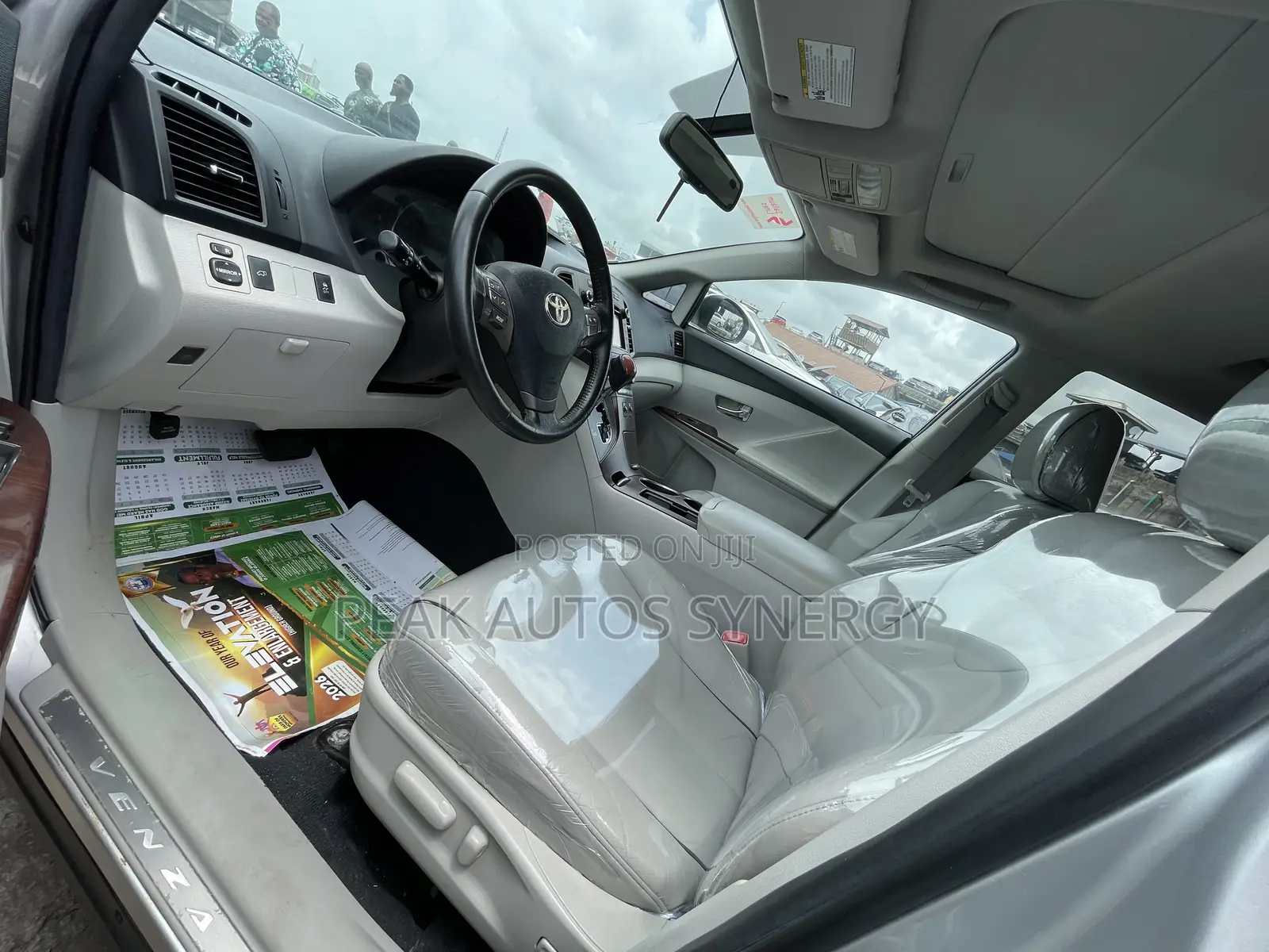 Toyota Venza XLE 2011 Silver