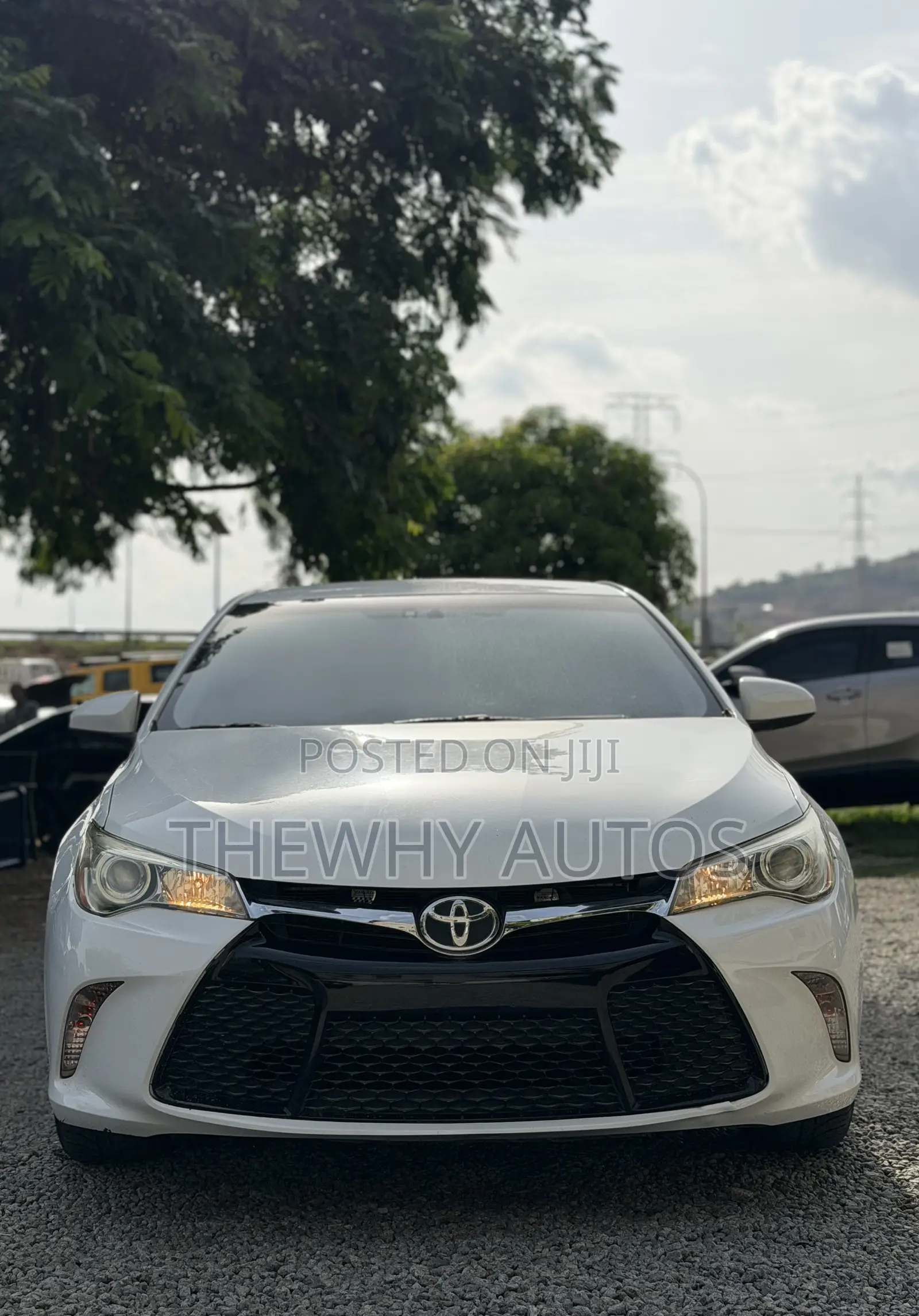 Toyota Camry LE 4dr Sedan (2.5L 4cyl 6A) 2015 White