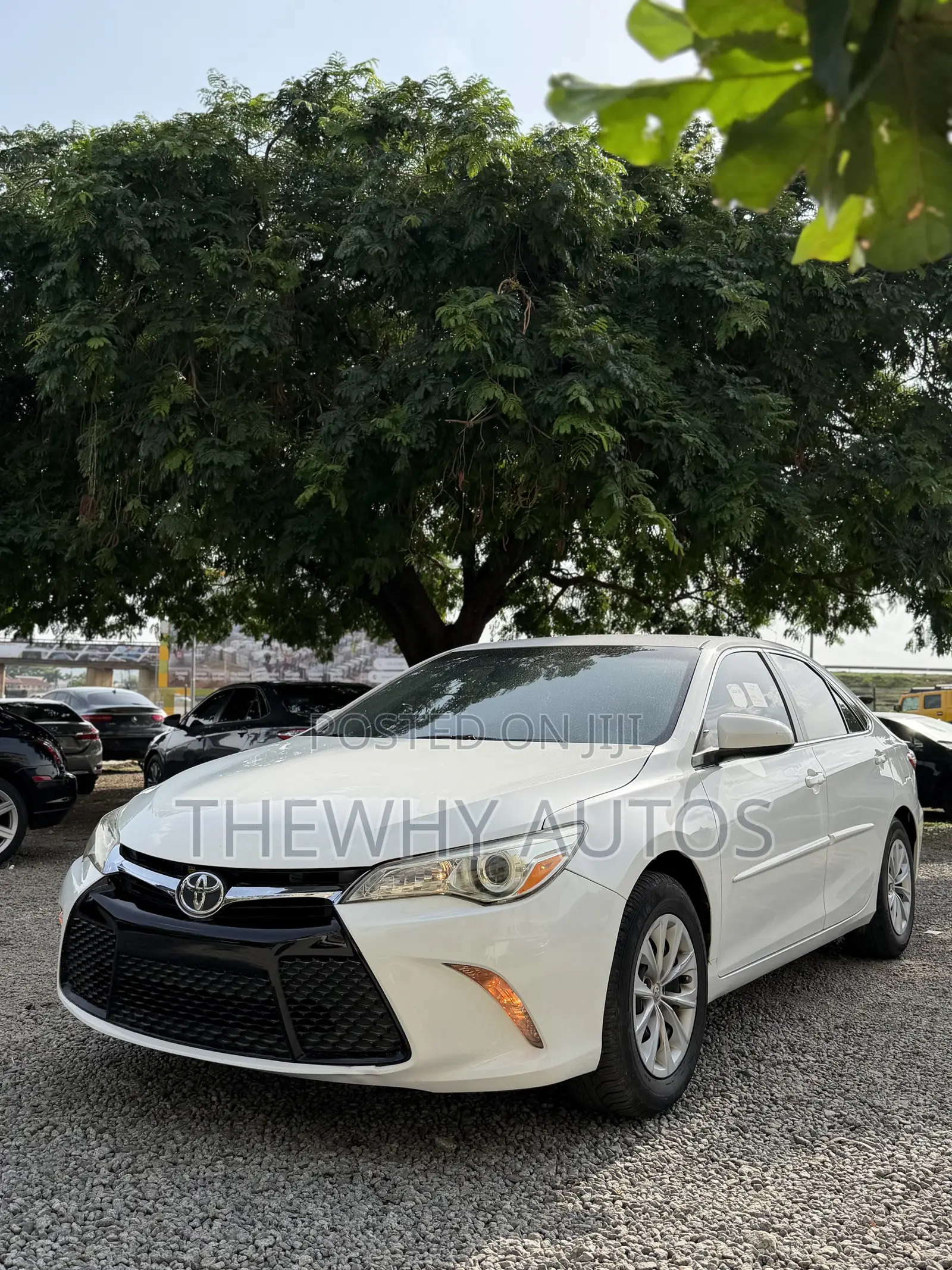 Toyota Camry LE 4dr Sedan (2.5L 4cyl 6A) 2015 White