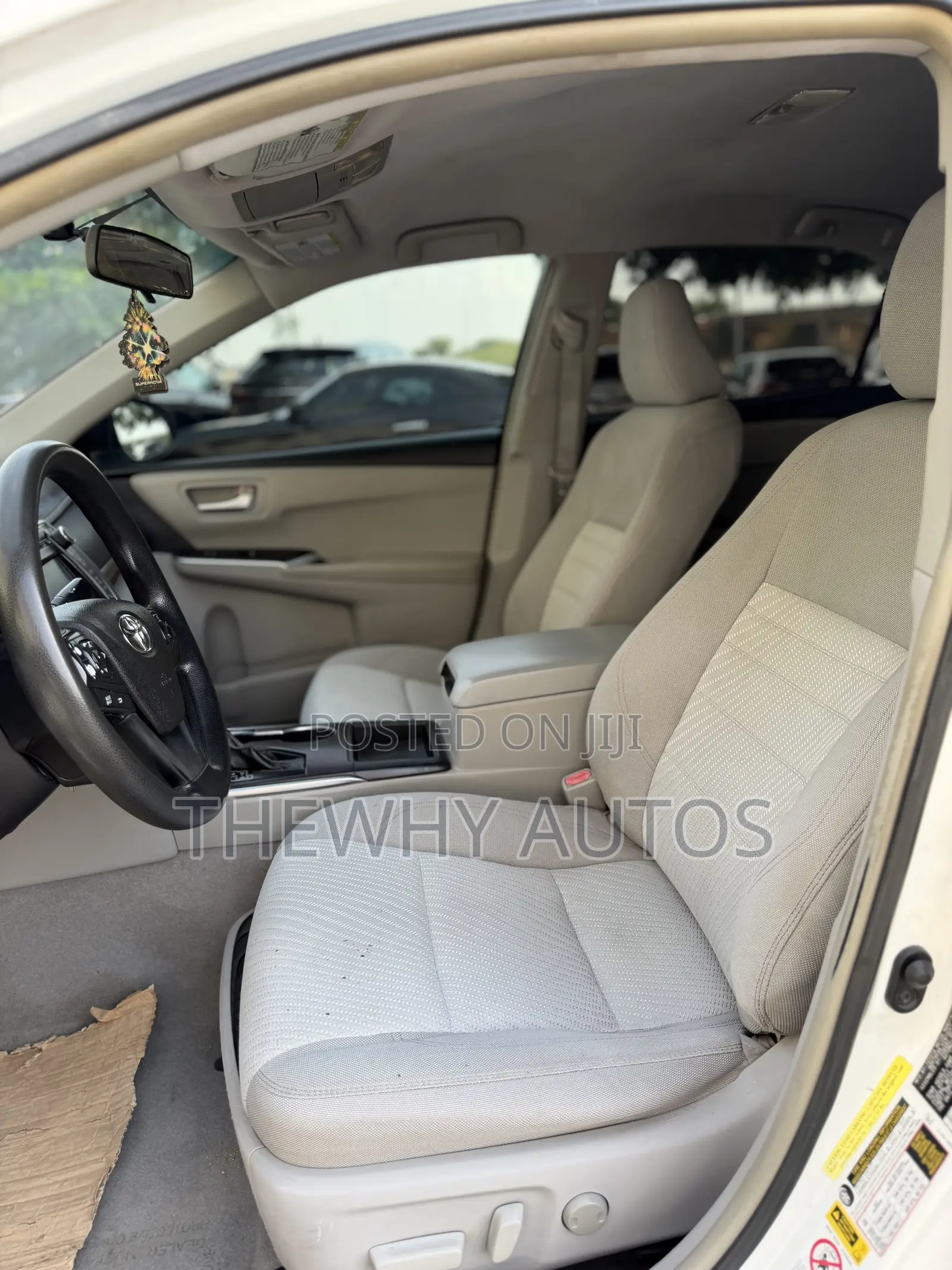 Toyota Camry LE 4dr Sedan (2.5L 4cyl 6A) 2015 White