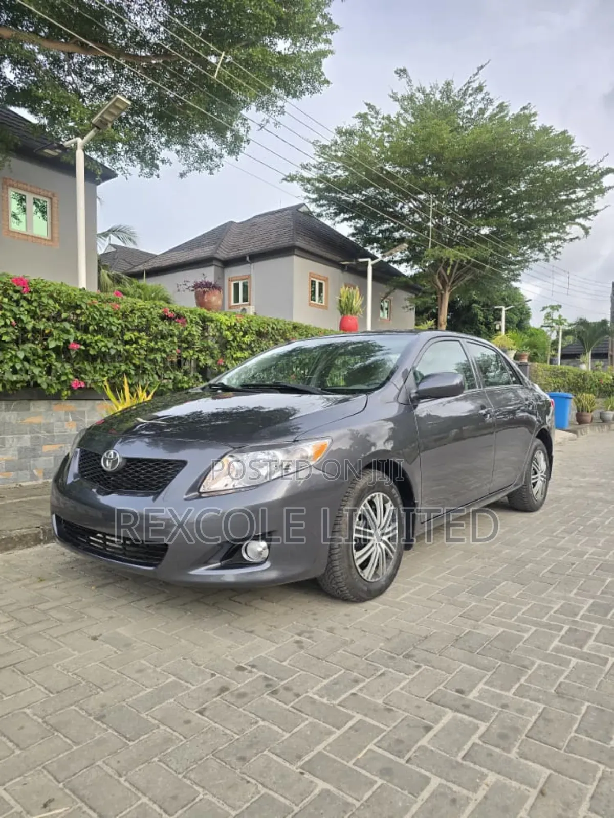 Toyota Corolla LE 4dr Sedan (1.8L 4cyl 4A) 2010 Gray