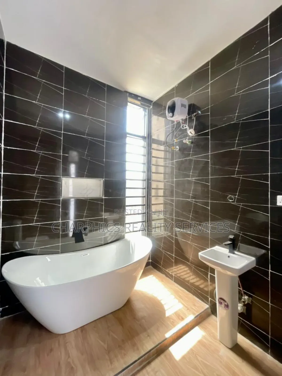 4bdrm Duplex in Ikota for sale