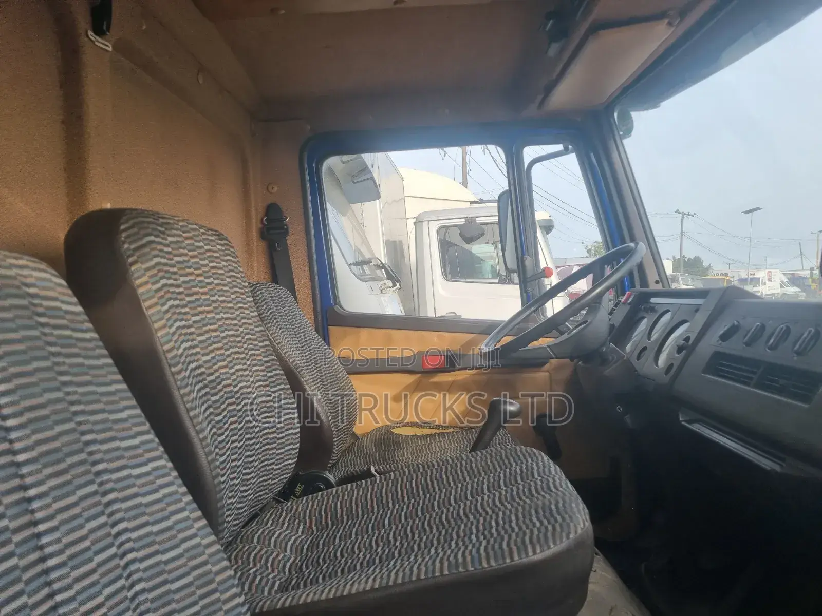 Mercedes Benz 814 Cargo Truck Blue 2004