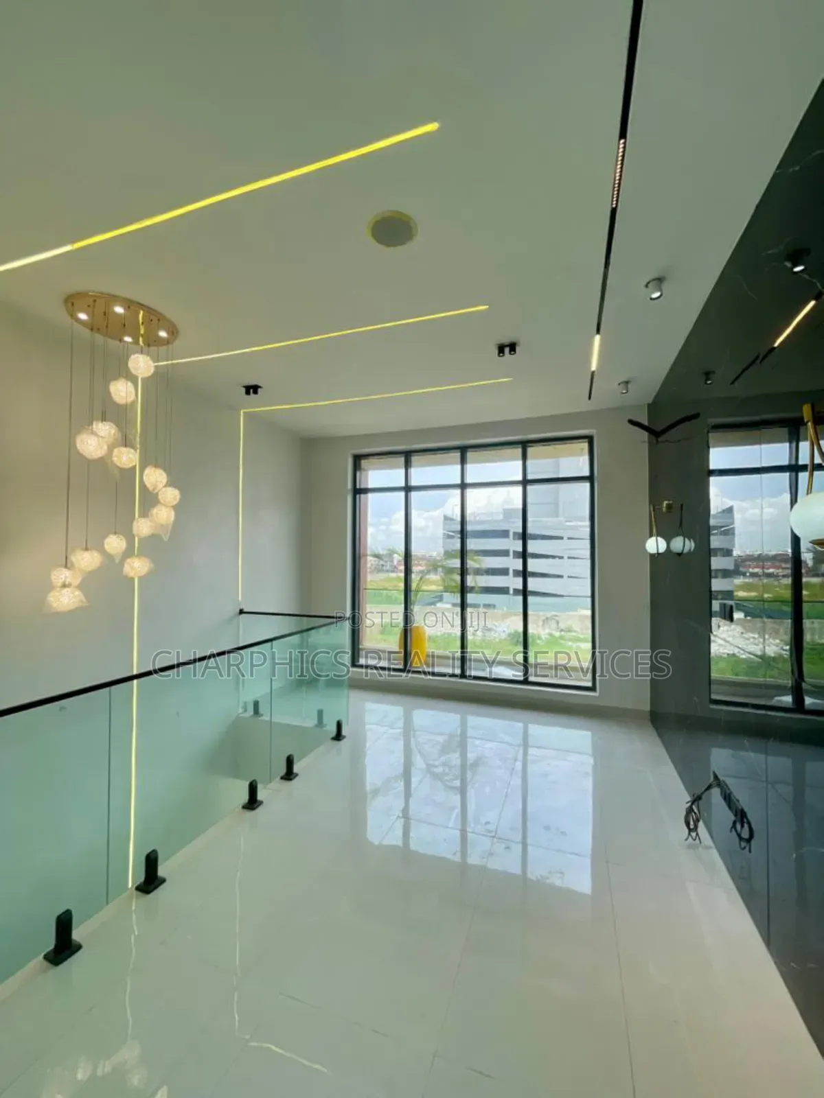 5bdrm Duplex in Lekki Phase 1 for sale