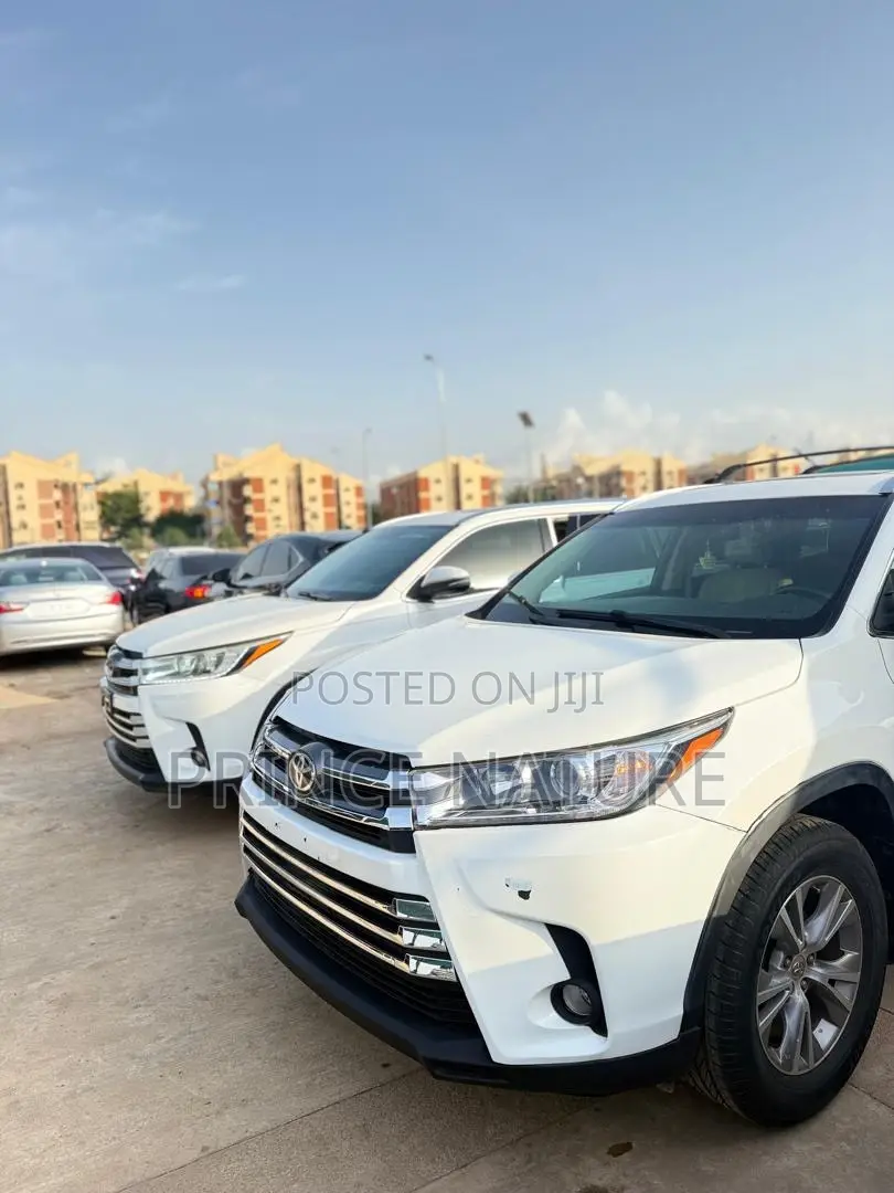 Toyota Highlander XLE 4dr SUV (3.5L 6cyl 6A) 2015 White