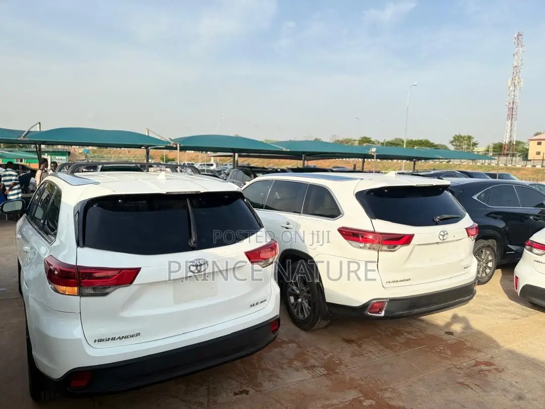 Toyota Highlander XLE 4dr SUV (3.5L 6cyl 6A) 2015 White