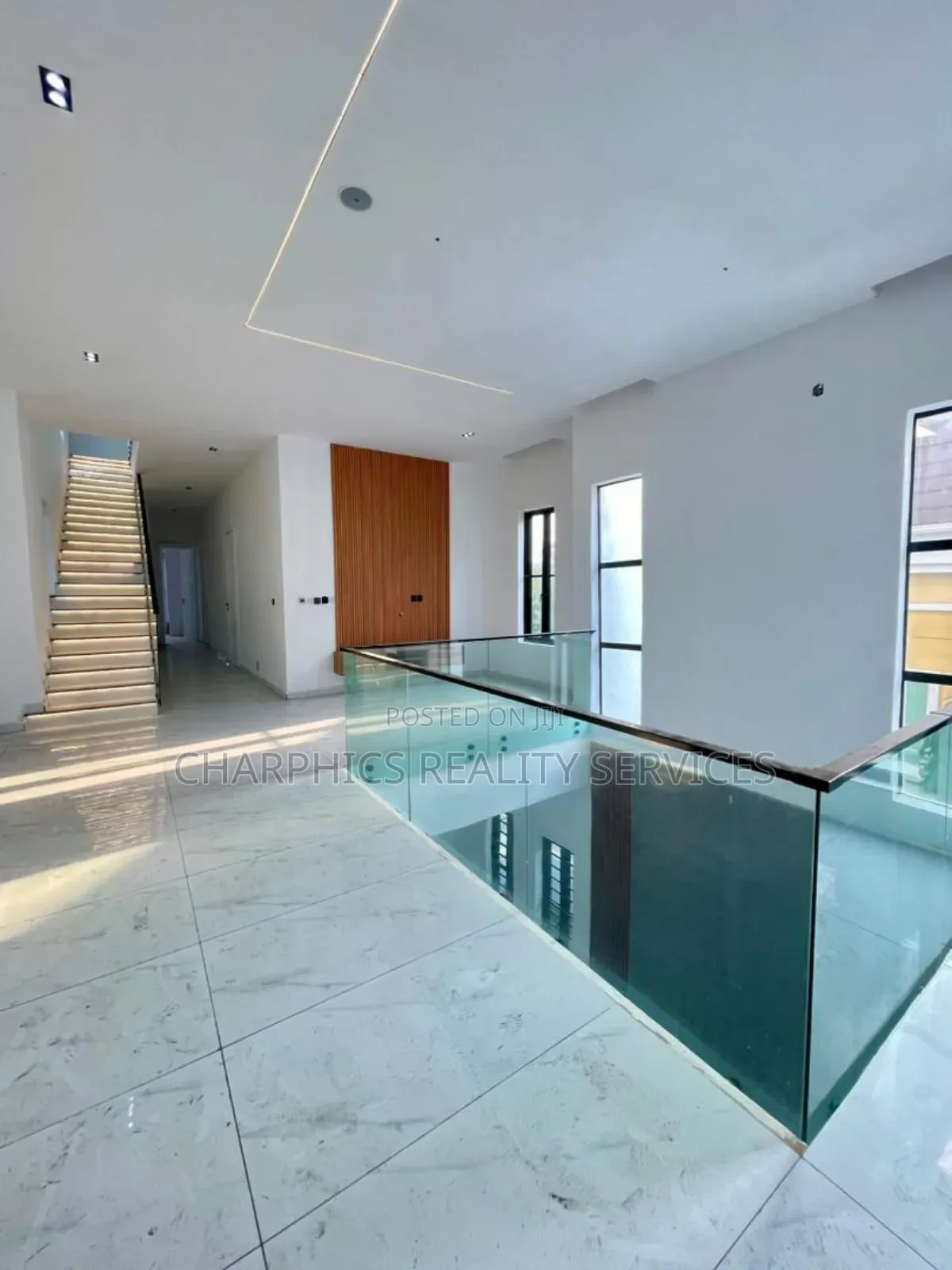 6bdrm Duplex in Lekki Phase 2 for sale