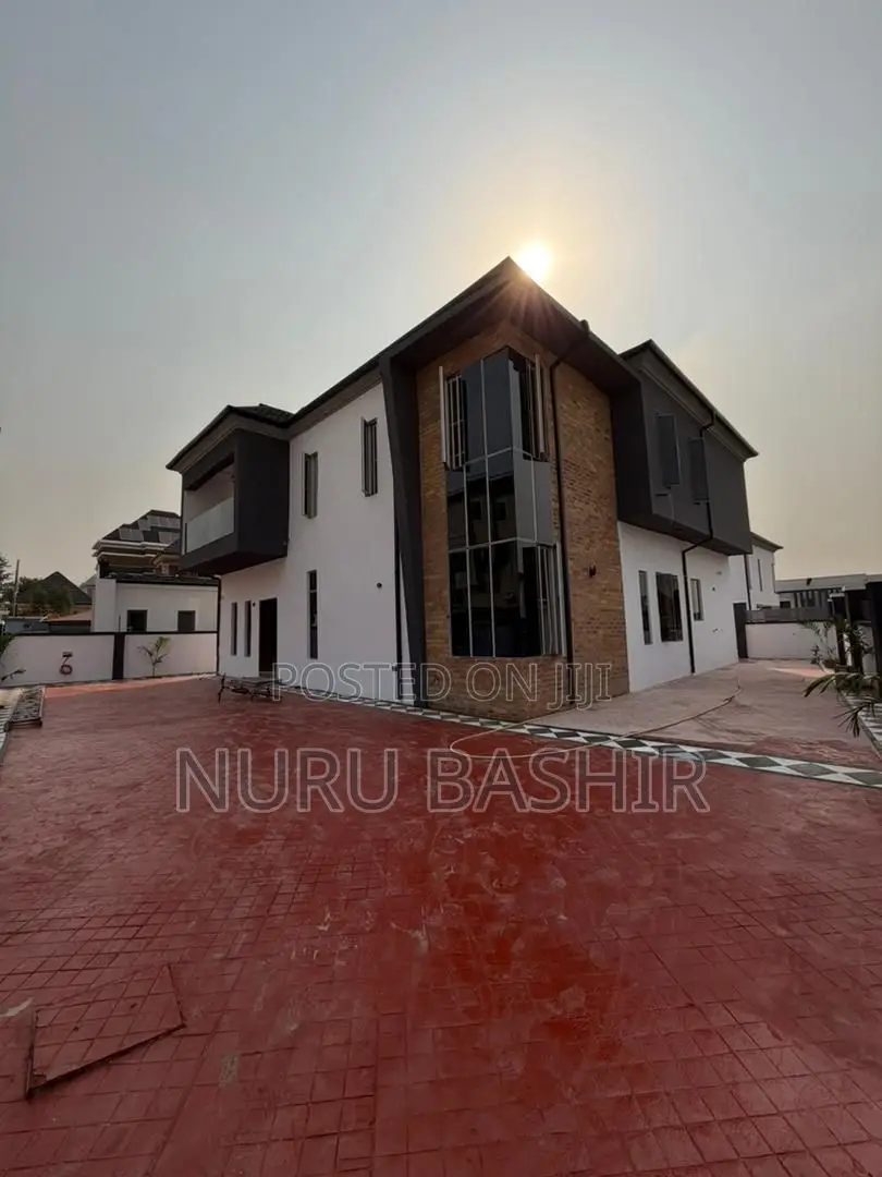 4bdrm Duplex in Carlton Gate Estate, Akobo for sale