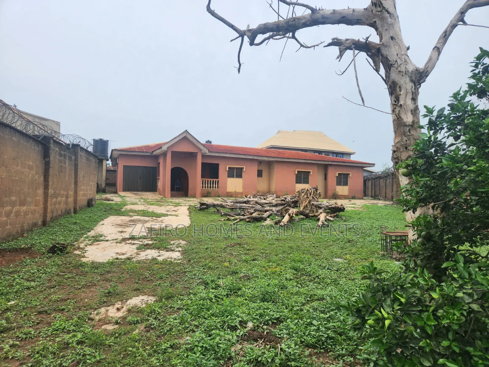4bdrm Bungalow in Onifila Estate, Iwo Road for sale
