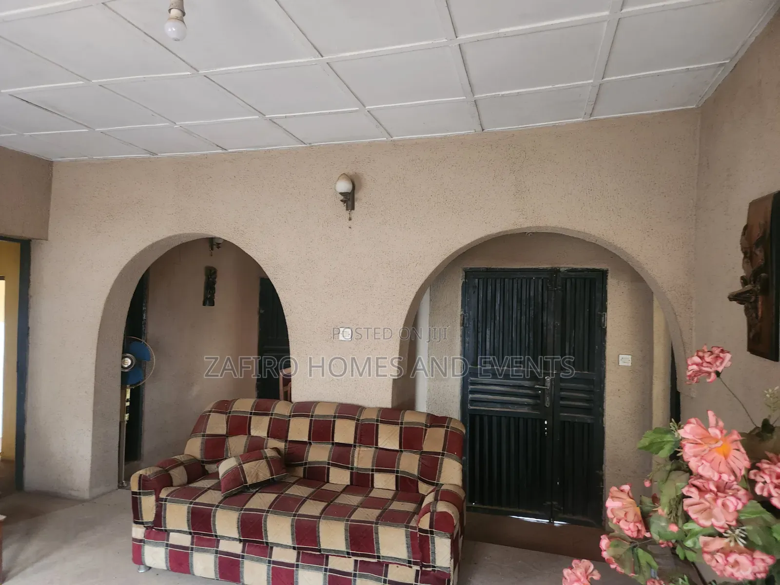 4bdrm Bungalow in Onifila Estate, Iwo Road for sale