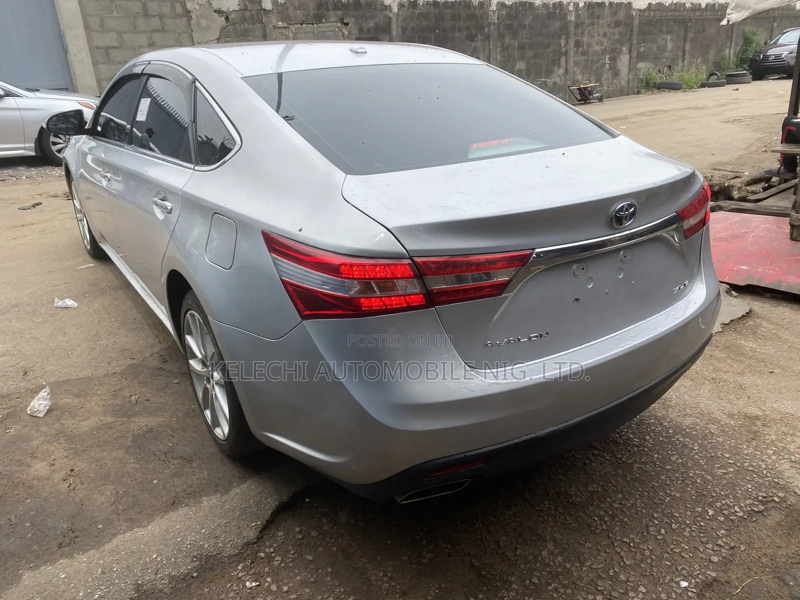Toyota Avalon XLE Sedar FWD (3.5L 6cyl 6A) 2013 Silver