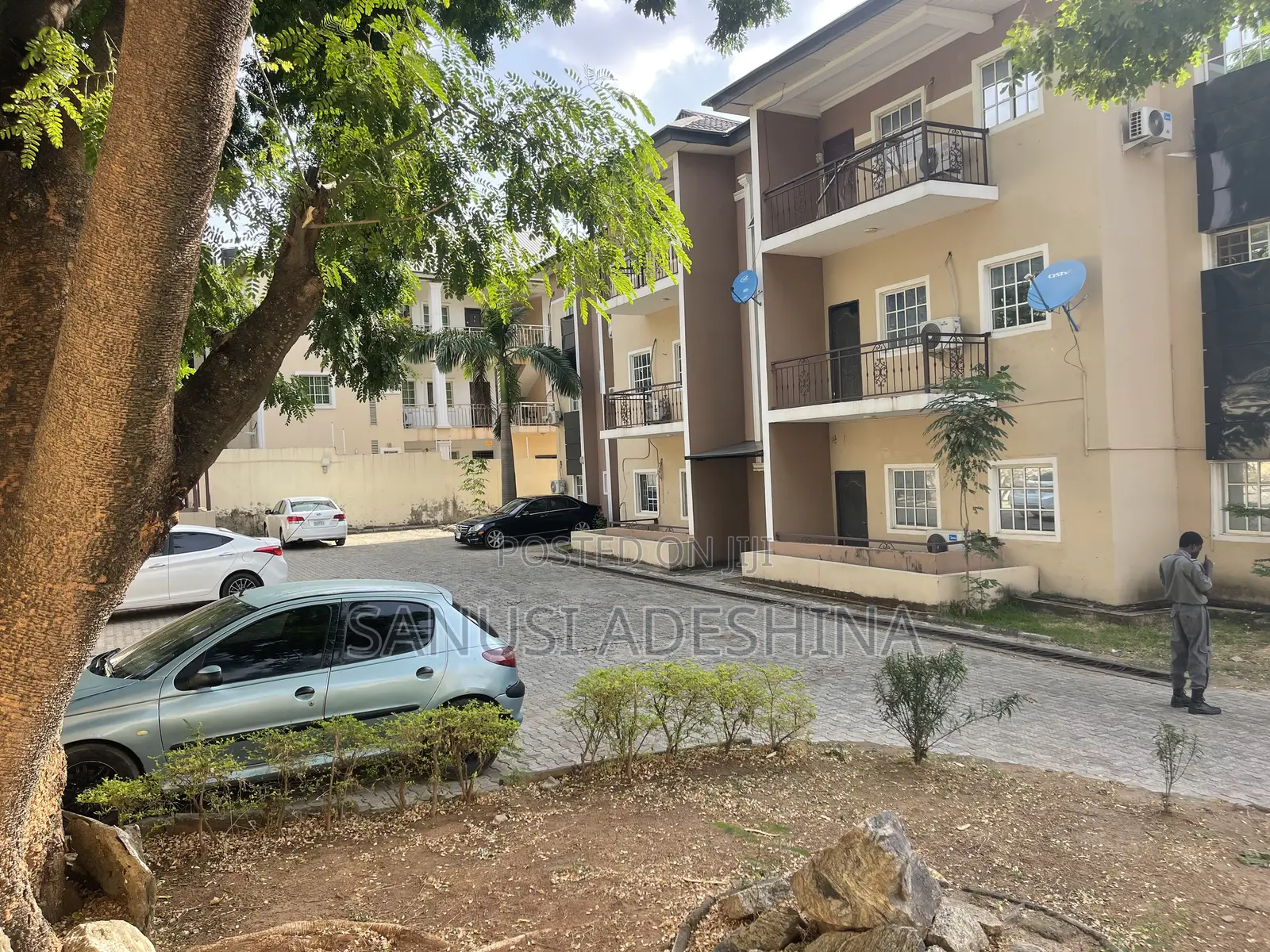3bdrm Block of Flats in Utako Main,Close To for sale