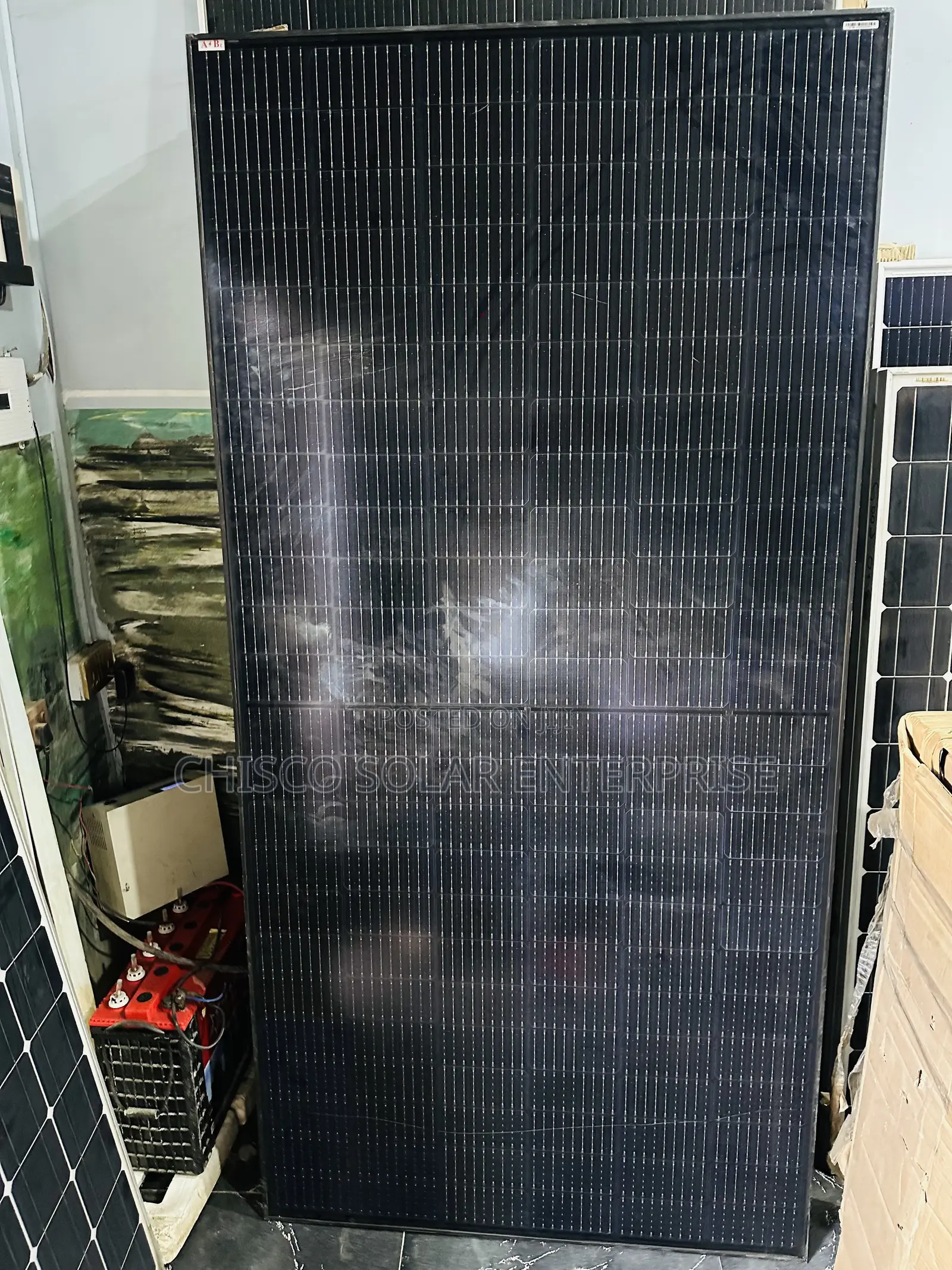 725watts Jinko Solar Panel