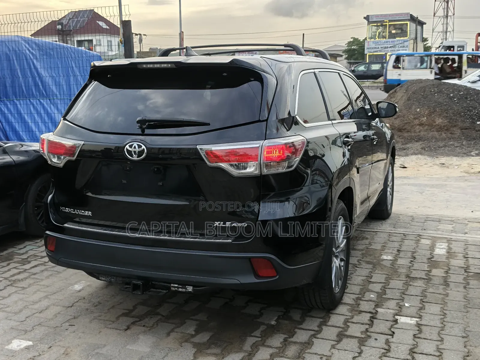Toyota Highlander XLE 4dr SUV AWD (3.5L 6cyl 6A) 2014 Black