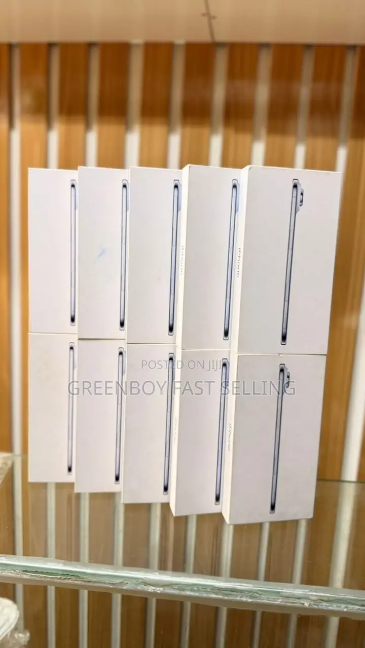 New Apple iPhone 17 256 GB White