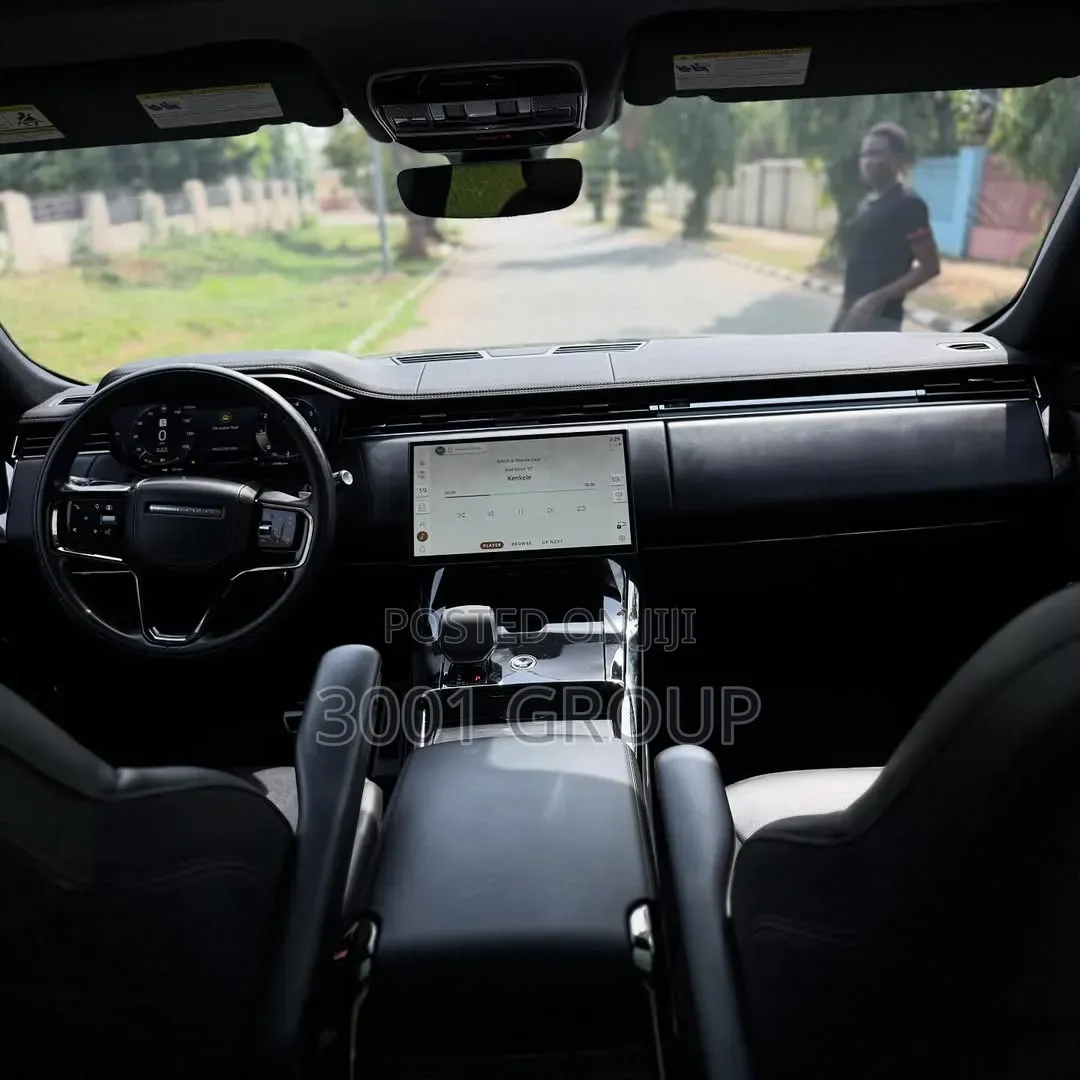 Land Rover Range Rover Velar 2025 Black