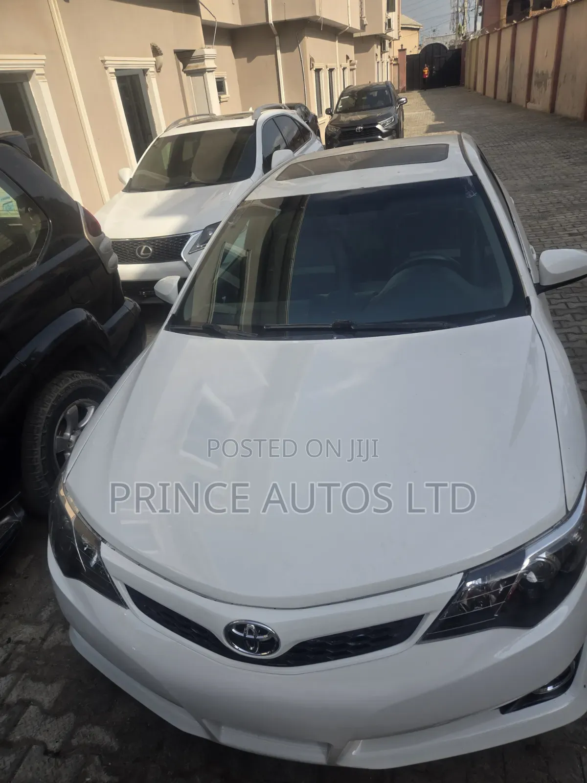 Toyota Camry SE Sport 4dr Sedan (2.5L 4cyl 6A) 2014 White