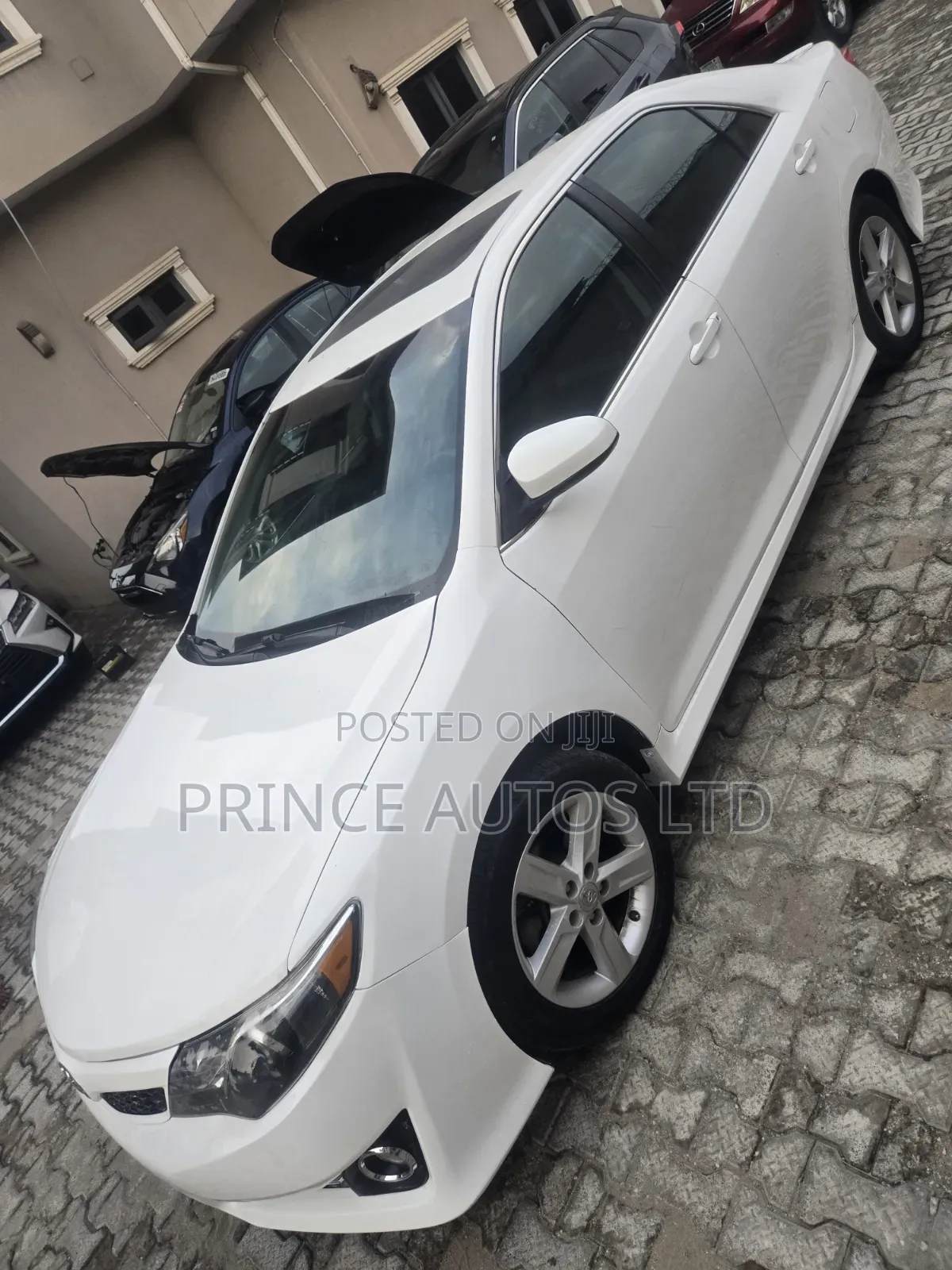 Toyota Camry SE Sport 4dr Sedan (2.5L 4cyl 6A) 2014 White