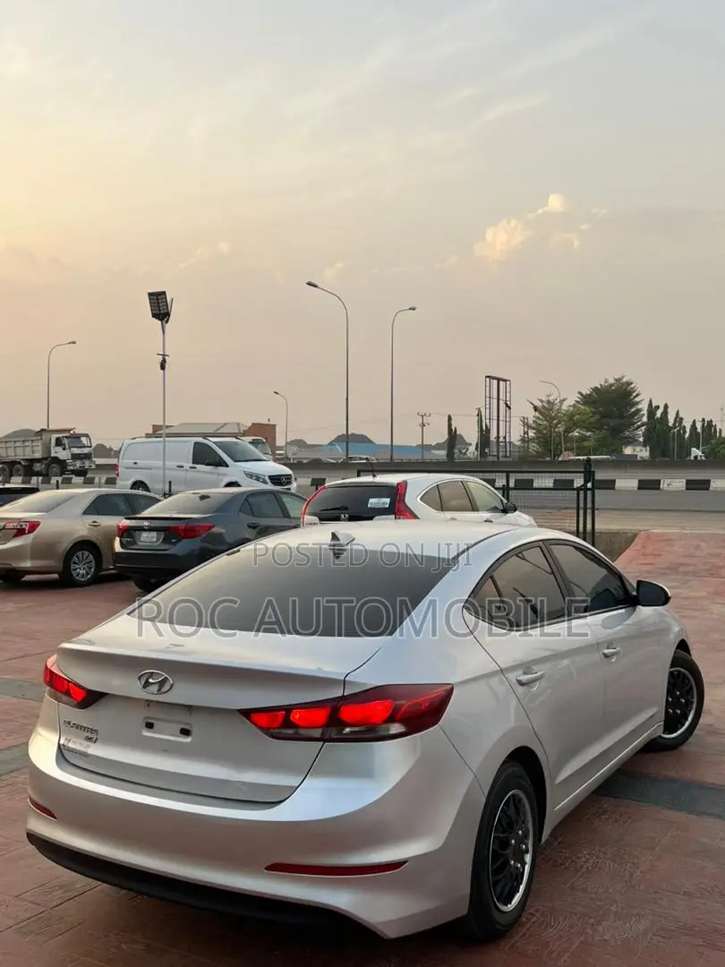 Hyundai Elantra 2016 Gray