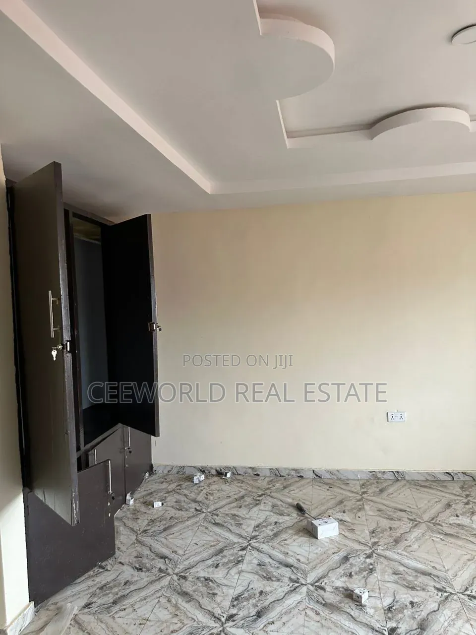 3bdrm Apartment in Ajeigbe Ringroad for rent