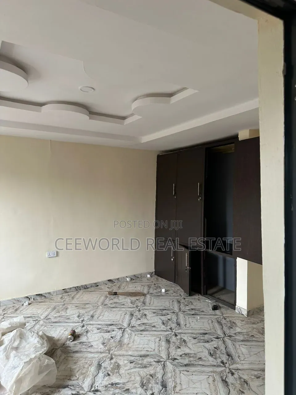 3bdrm Apartment in Ajeigbe Ringroad for rent