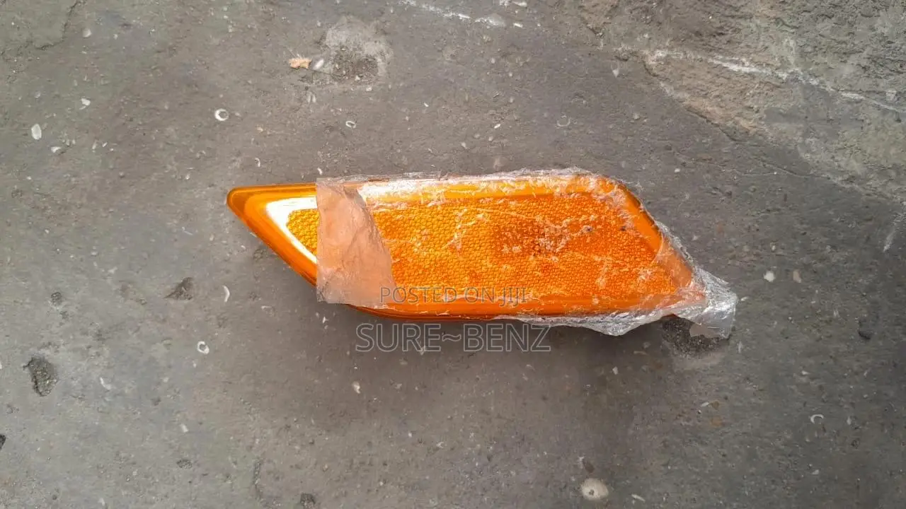 High Quality Mercedes Benz Front Bumper Side Light C300 Model 2013